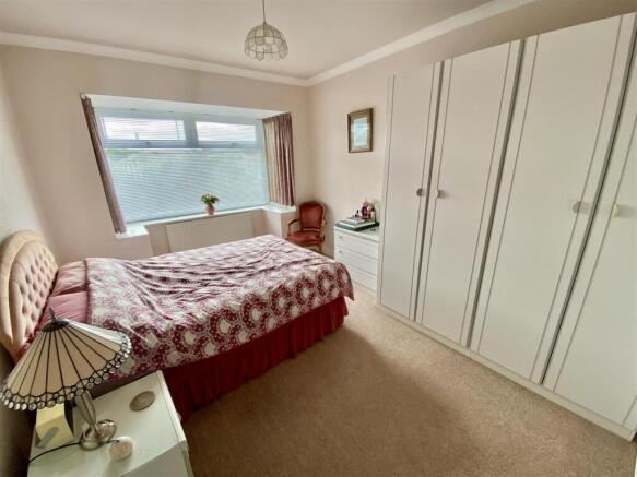 Bramleys Estate Agents - Hepworth Drive - Mirfield