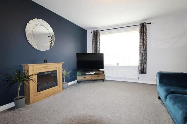 5 bed Detached for sale Image 6