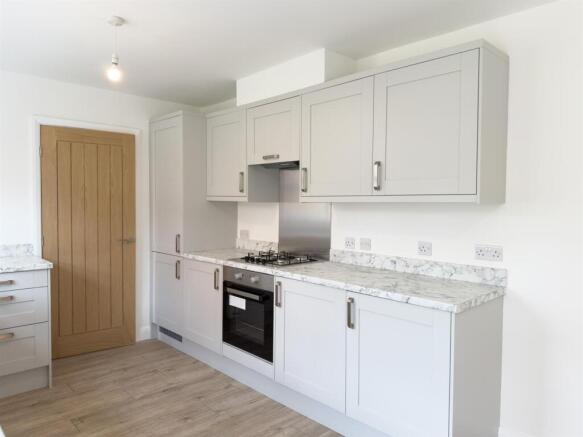 4 bed Detached for sale Image 9