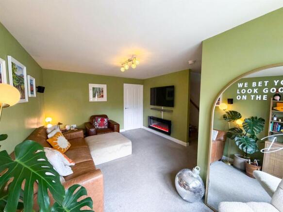 3 bed Semi-Detached for sale Image 4