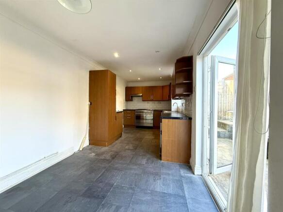 Chedworth Crescent, Portsmouth photo 4