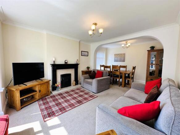 2 bed Detached Bungalow for sale Image 6