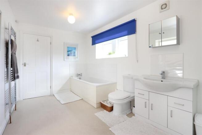 Bathroom2.jpg
