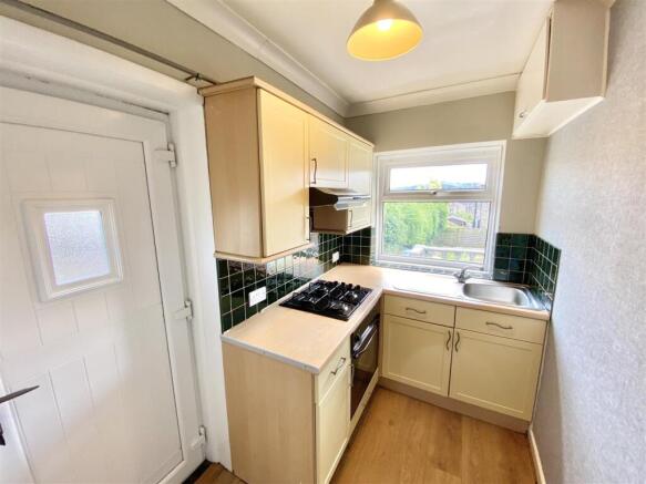 3 bed Town House to rent Image 5