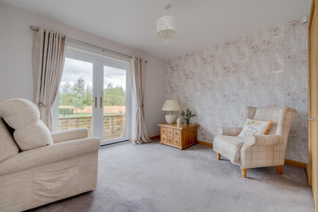 5 bed Detached for sale Image 11