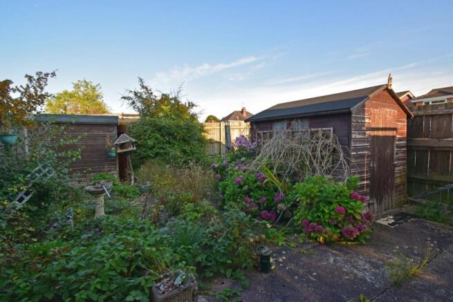 2 Bourne Avenue, garden a.jpg