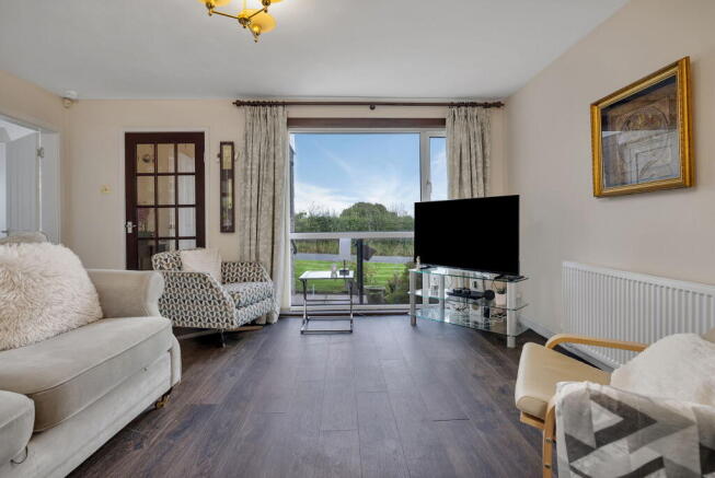 63 Shawton Road, Chapelton, Strathaven, ML10 6RY photo 4