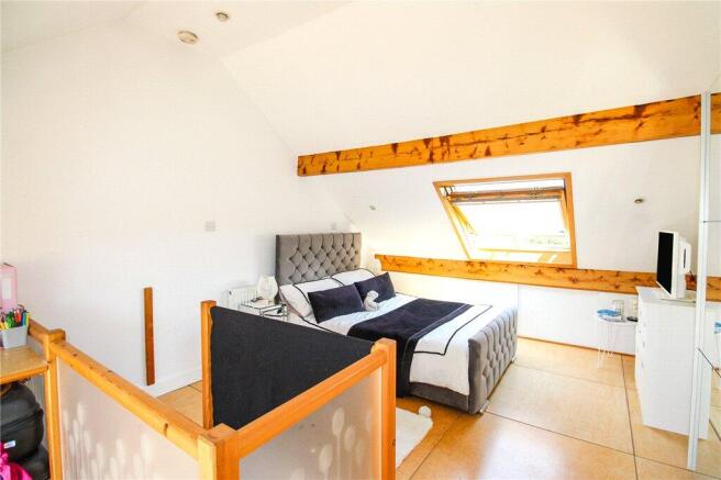 3 bed Terraced for sale Image 10
