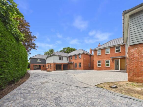 The Property - "Hedgerows" (Plot 3)