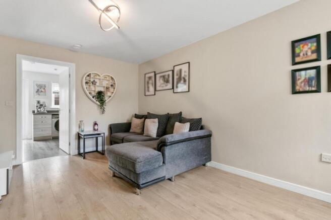 Rosemont Place, Barrhead, G78 photo 4