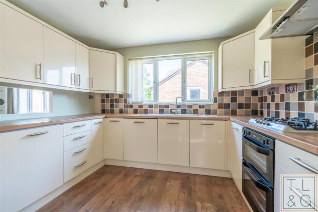 30 Foxglove Close (6 of 11).jpg