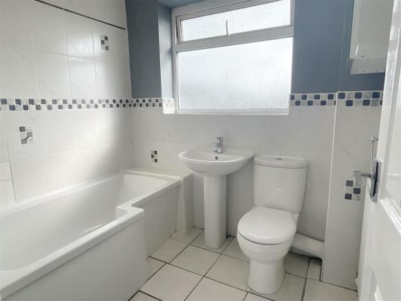 Bathroom 1.JPG