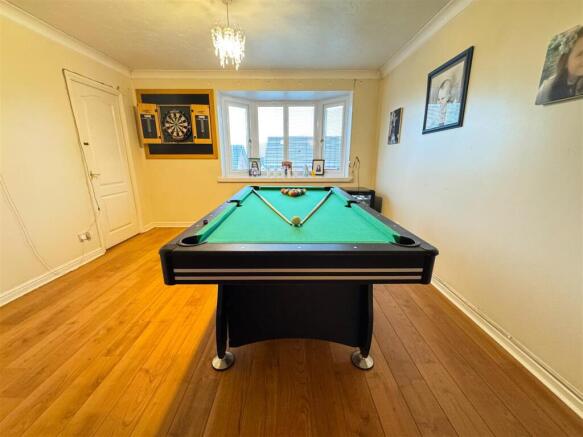 LOUNGE AND GAMES ROOM