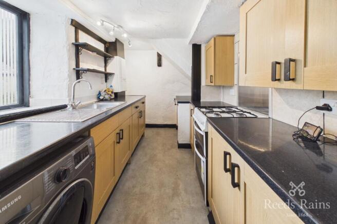 2 bed Terraced to rent Image 4