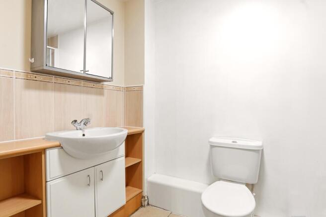 2 bed Apartment for sale Image 12
