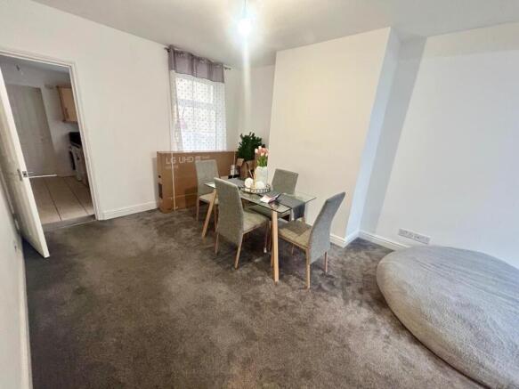 Lounge/Dining Room