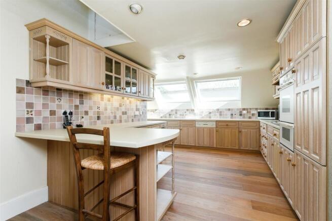 8283274-interior31.jpg