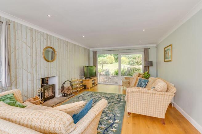 4 bed Detached for sale Image 11