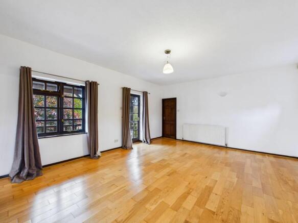2 bed House for sale Image 5