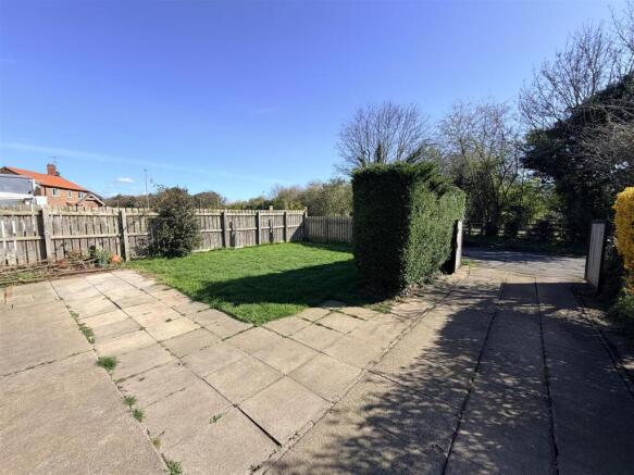 3 bed Semi-Detached for sale Image 12
