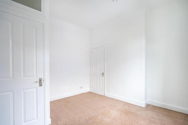 3 bed Terraced to rent Image 12