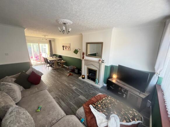 3 bed Semi-Detached for sale Image 4