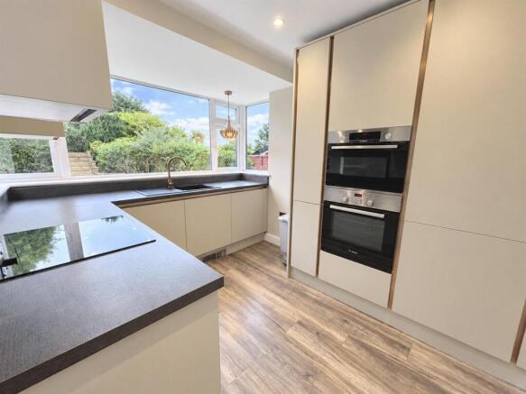 Stratton Road, Woodhouse, Brighouse HD6 photo 2