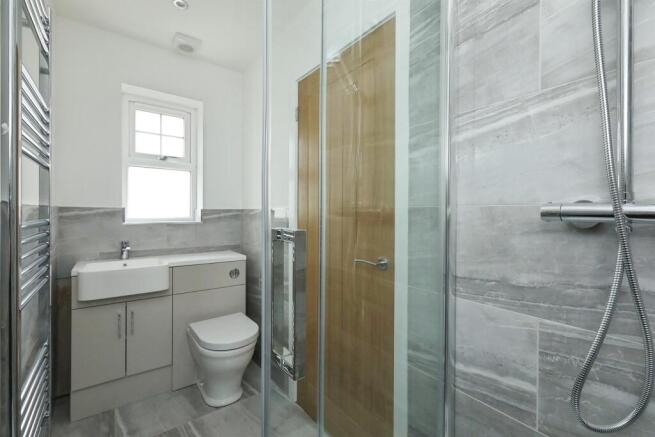 4 bed Detached for sale Image 10