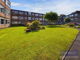 24, Albany Court, Urmston M41 5RH