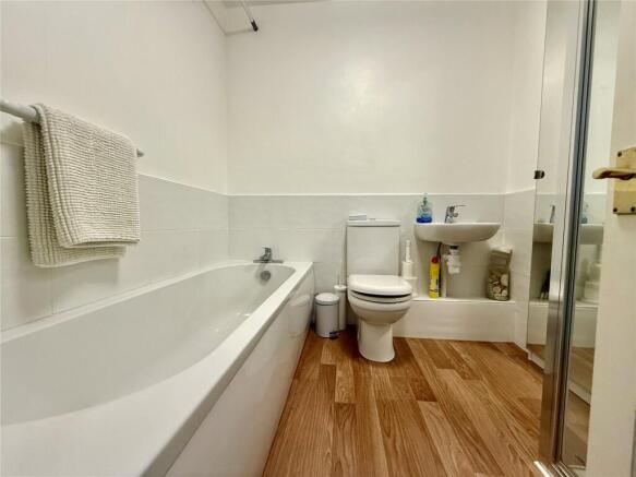 2 bed Apartment for sale Image 9