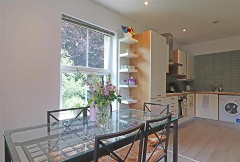 Nutfield Road, Redhill
