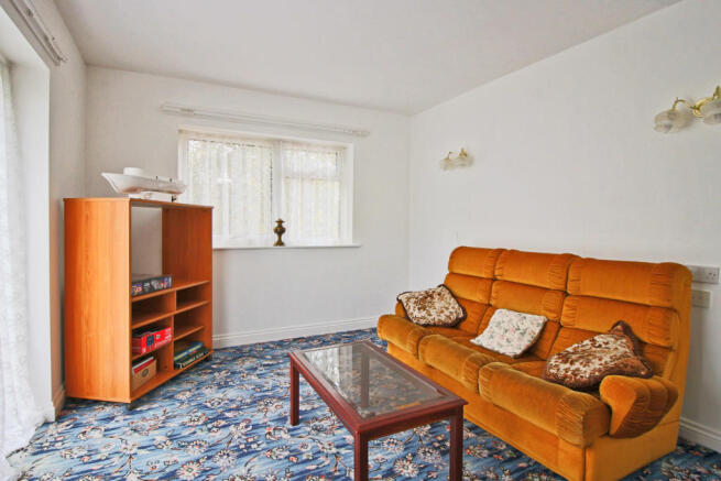 Annex lounge.