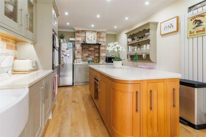 KITCHEN/DINER