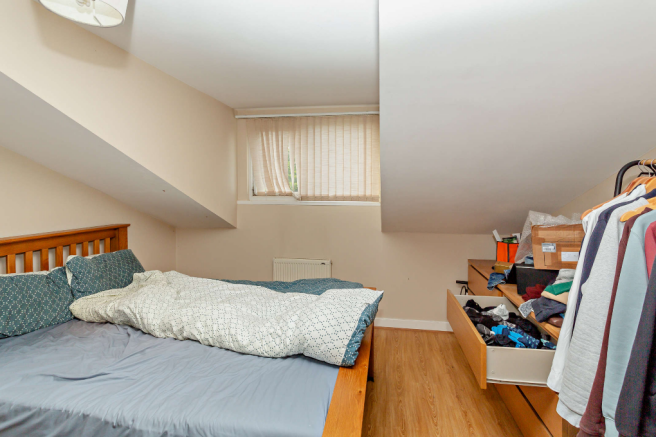 3 bed Flat for sale Image 7