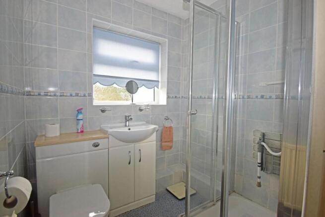 54 De Wyche Road, shower.jpg