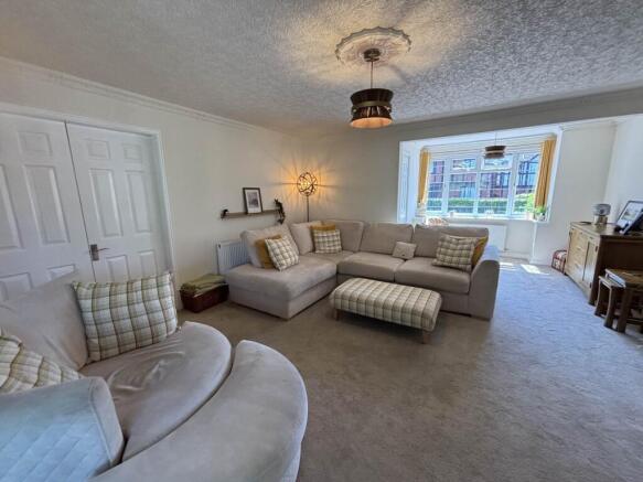 4 bed Detached for sale Image 9