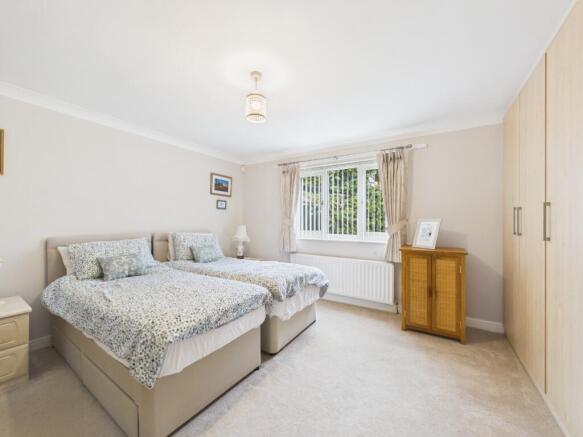 2 bed Ground Flat for sale Image 8
