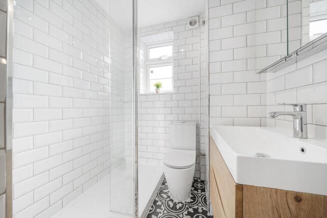 Bathroom..JPG