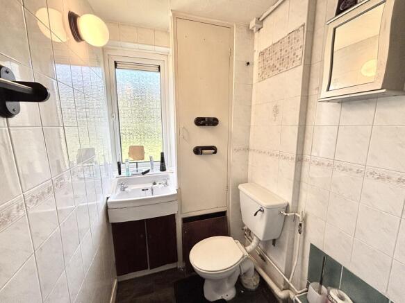 2 bed House to rent Image 8