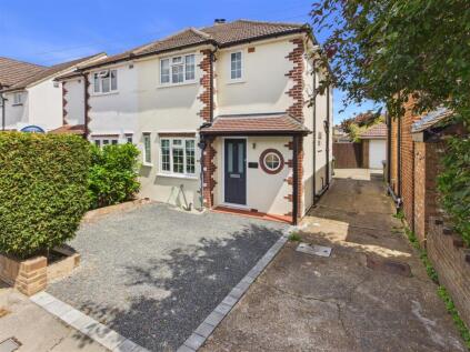 Pembroke Avenue, Hersham, Walton-On-Thames