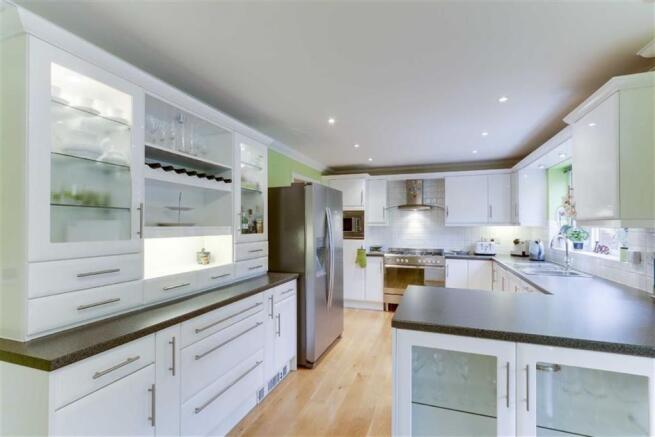 KITCHEN/FAMILY ROOM