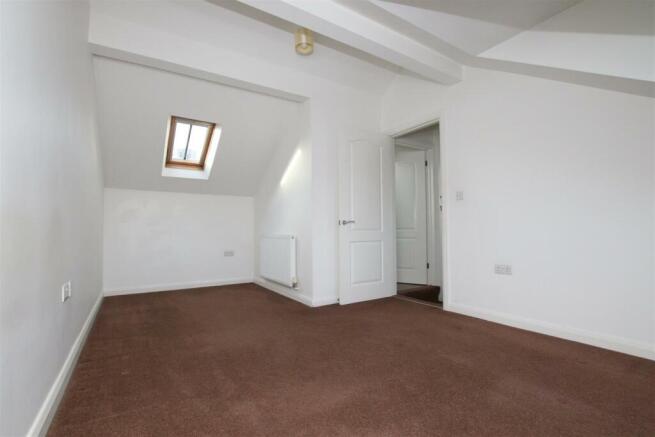 Bedroom_a.JPG