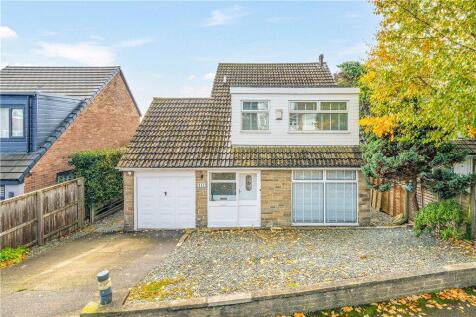 Wynmore Crescent, Bramhope, Leeds, West Yorkshire, LS16