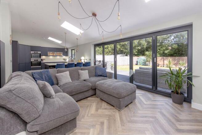 Kitchen/dining/family room