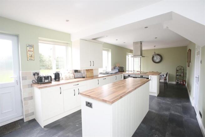 KITCHEN \ DINER