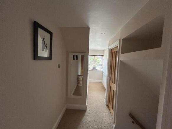 3 bed Semi-Detached for sale Image 12