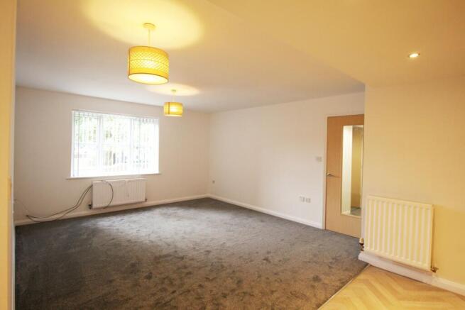 2 bed Apartment to rent Image 7
