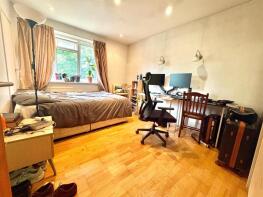 32, Deans Close, Chiswick, London W4 3LX