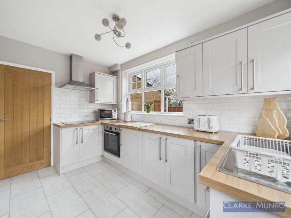 3 bed Semi-Detached for sale Image 6