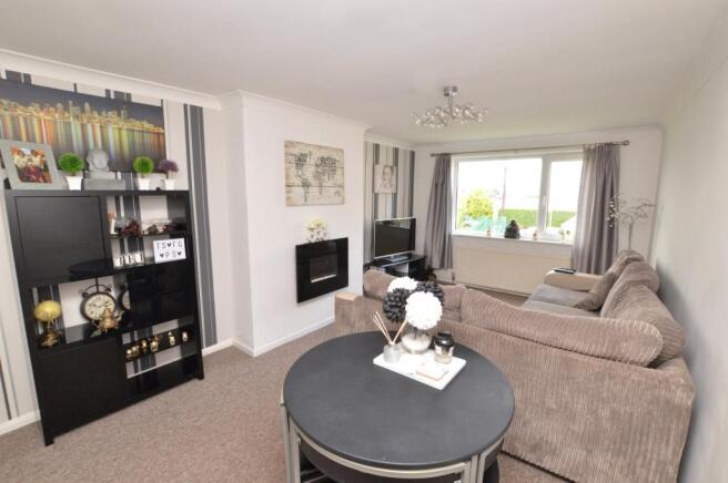 Lounge/Dining Rm